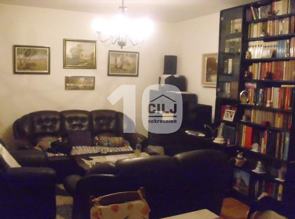 Novi Beograd, Ledine, Surčinska ID#1490 450 €